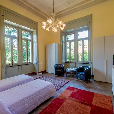 Sleeps 18 Pool * Mandello del Lario