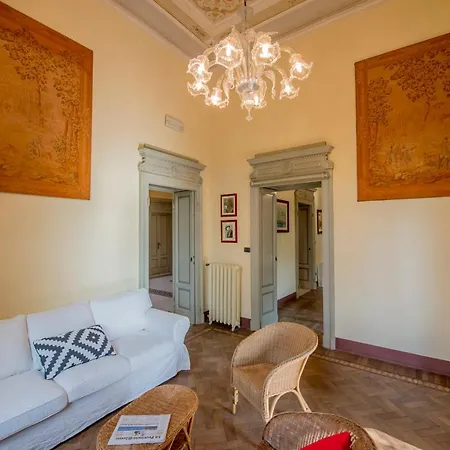 Sleeps 18 Pool Mandello del Lario