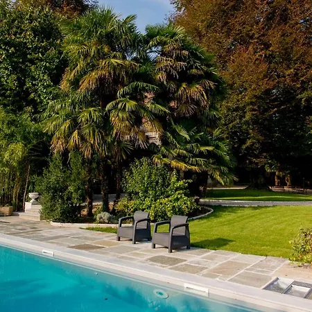 Sleeps 18 Pool Villa