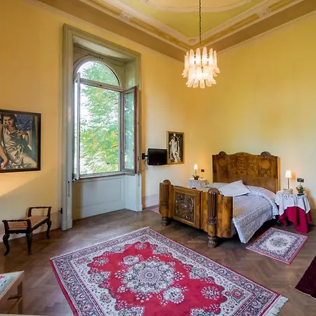 Sleeps 18 Pool