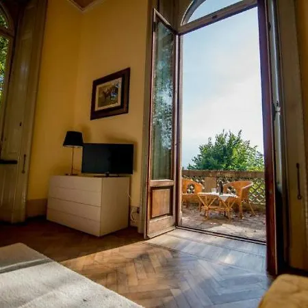 Sleeps 18 Pool Mandello del Lario