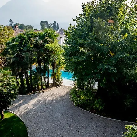 Sleeps 18 Pool