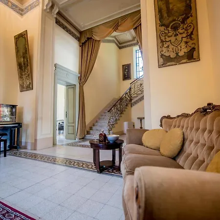 Villa Sleeps 18 Pool Mandello del Lario